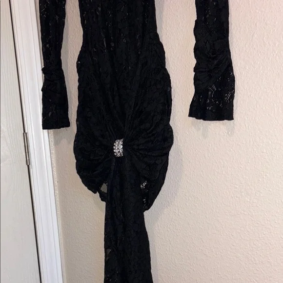 Chic Black Lace Long Sleeve Dress - Picture 3 of 8
